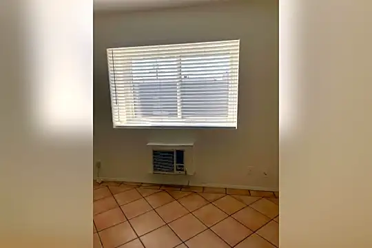 3949 33rd St Photo 1