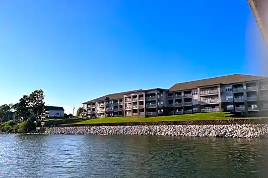 6122 Bay Village Dr Photo 2