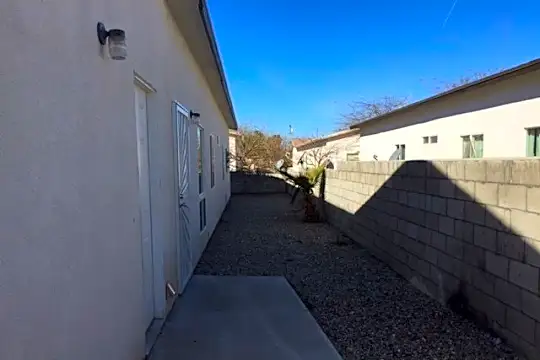 6454 Palm View Ave Photo 2