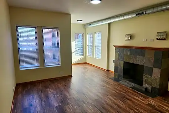3538 S King Dr #3S Photo 2