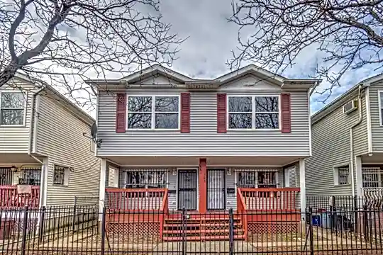 361 Halladay St Photo 2