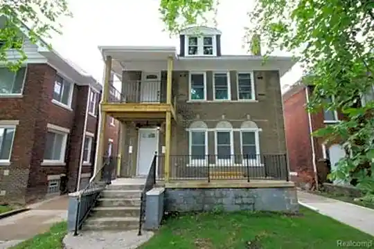 2262 Clairmount Ave Photo 2