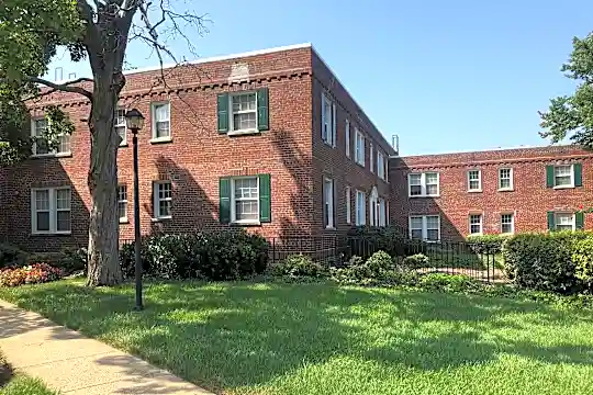 Colonial Village West Photo 1