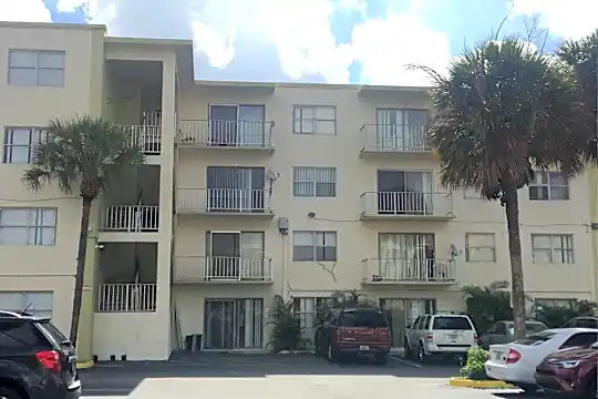 Seawind Lakes Photo 1