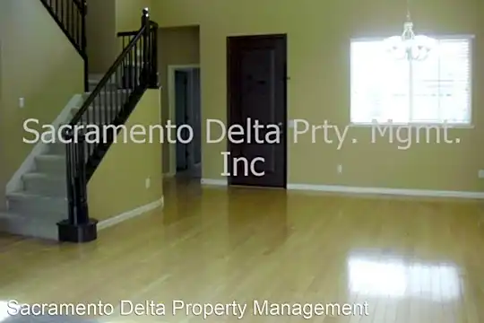 9561 Spring River Way Photo 2