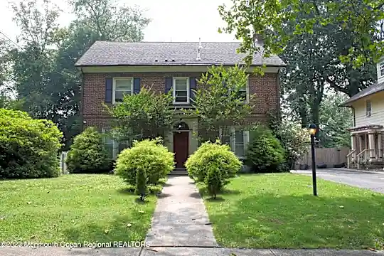 929 Bellevue Ave Photo 1