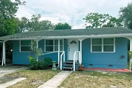 1471 Park St Photo 1