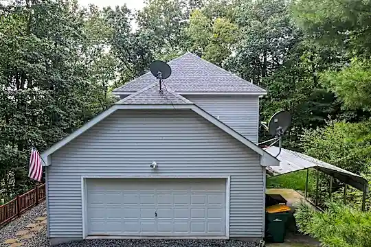 5000 Reservoir Rd Photo 2