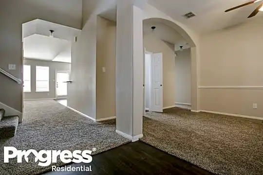 1302 Rosebrook Dr Photo 2