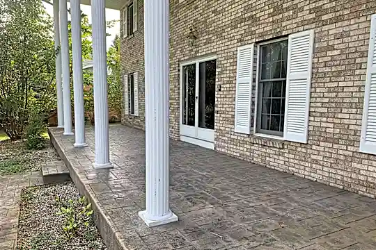 61 Cedar Dr Photo 2