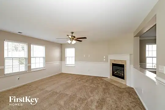 163 Ranlo Avenue Photo 2