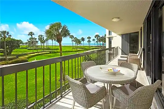 4551 Gulf Shore Blvd N #204 Photo 1