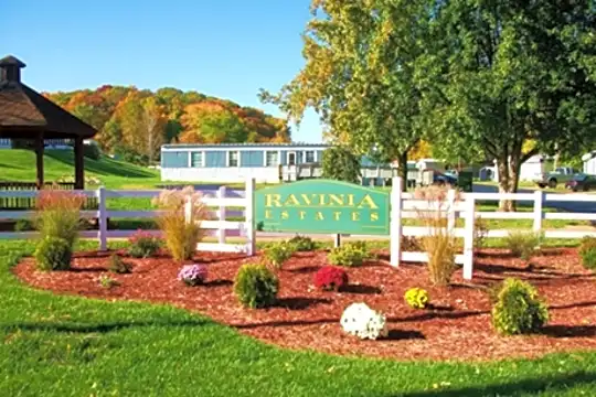 Ravinia Estates Photo 1