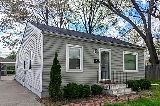 4308 Trinity Circle Photo 1