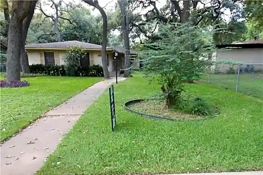 3902 Bailey Lane #B Photo 2