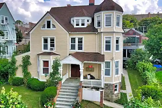 8 Hudson Terrace #3 Photo 1