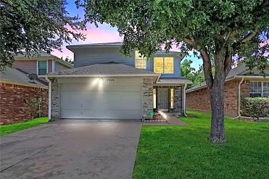 3509 Apple Valley Way Photo 2