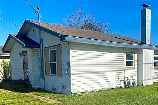 2900 S Mirick Ave Photo 1