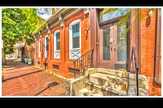 226 W Monument St Photo 1