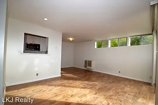 415 Mission Ave Photo 1