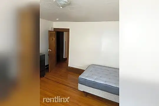 116 1/2 Heights Ct Photo 2