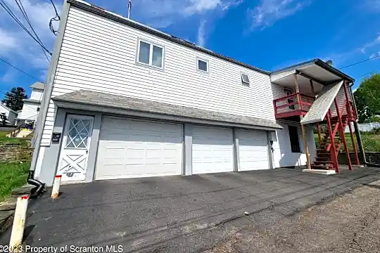 526 Hughes Ct Photo 1