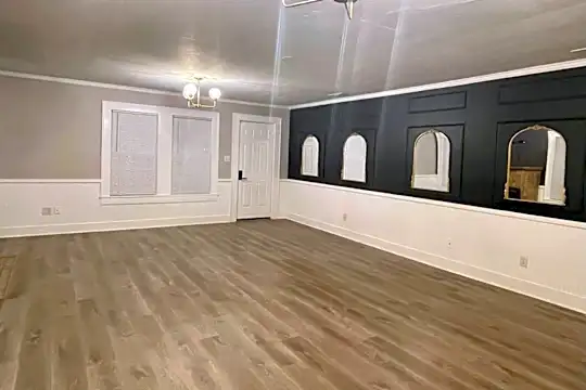 2217 17th St Photo 1