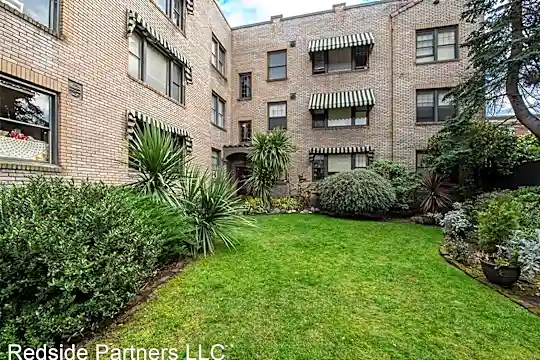 512 Boylston Ave E Photo 1