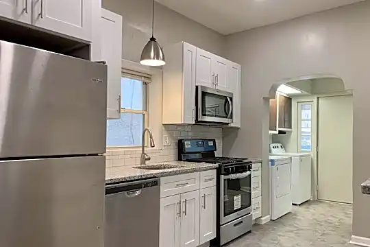 439 Roxborough Ave Photo 1