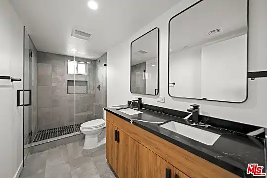 6053 Craner Ave #3 Photo 2