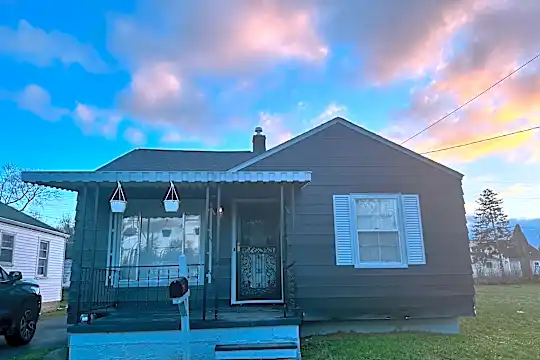 3130 Fulton St Photo 1