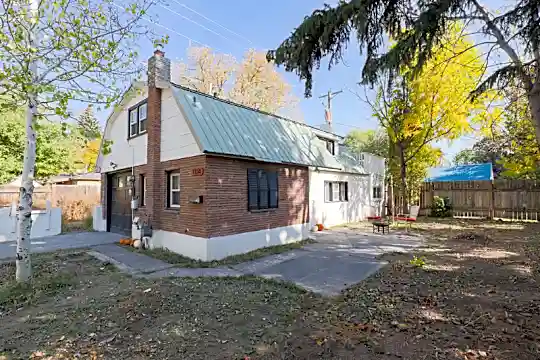 1155 Taylor Ave Photo 2