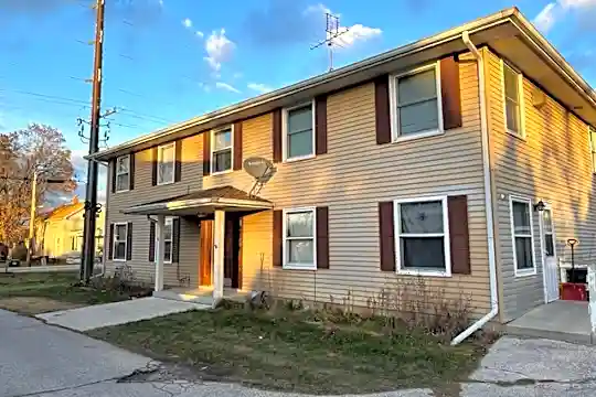 3305 Main Ave Photo 1