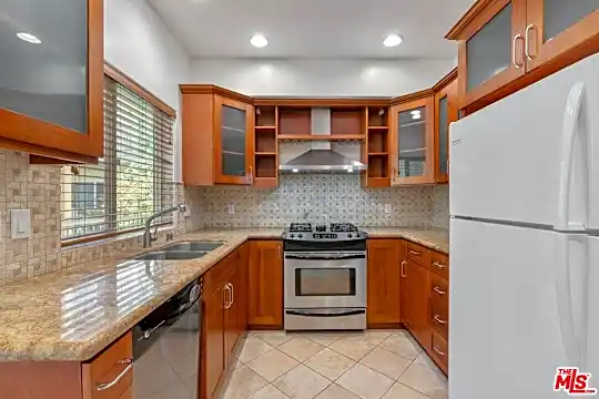626 E Orange Grove Ave #201 Photo 1