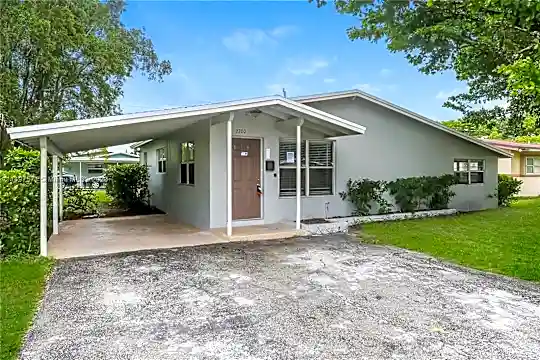 2700 NW 17th St #1 Photo 1