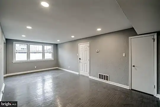 2137 Bryn Mawr Ave #3F Photo 2