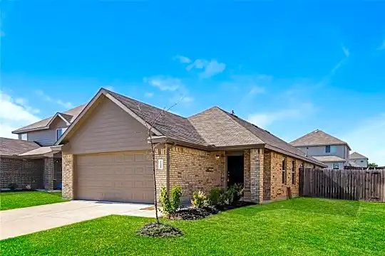 1508 Dove Cir Photo 2
