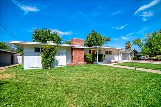 1138 Westlund Dr Photo 2