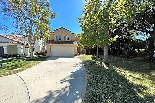 698 Sedgeworth Ct Photo 1