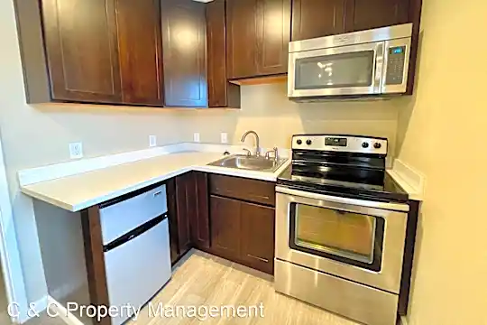 802 Sunset Dr Photo 2