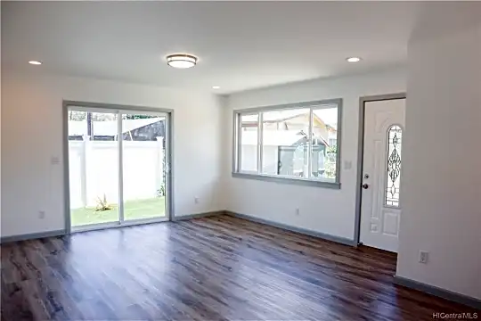 98-239 Hekaha St Photo 2
