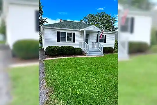 6579 Lakeshore Rd Photo 1