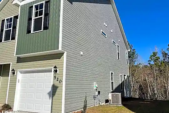 520 Shallotte Ln Photo 2