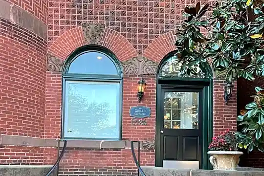 1326 Girard St NW #B1 Photo 1