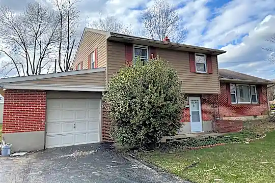1108 Lakewood Dr Photo 1