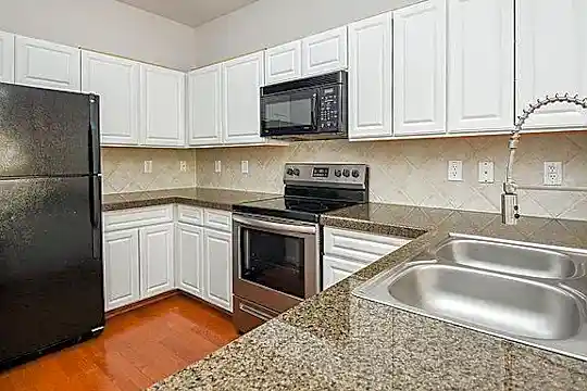 12707 Boheme Dr Photo 2