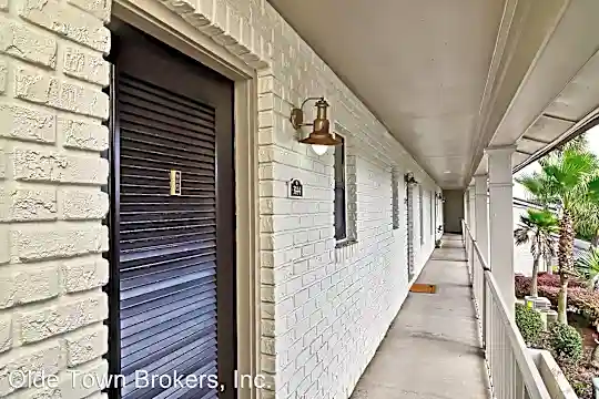 3144 Plaza Terrace Dr Photo 2