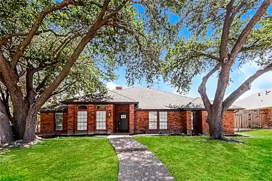 2300 Rothland Ln Photo 1