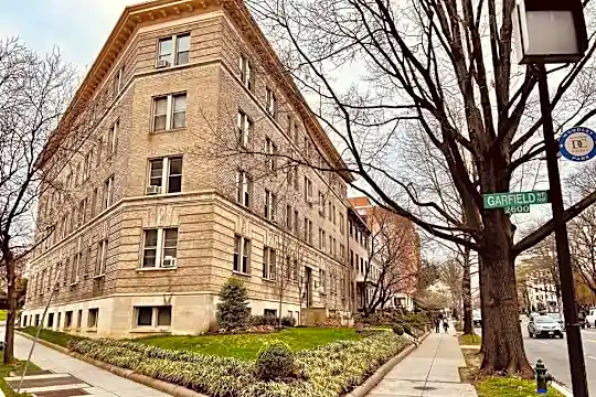 2800 Connecticut Ave NW Photo 2