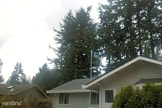 4322 Pioneer Pl SE